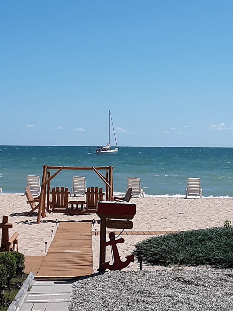 Tawas Resorts, Hotels, Motels and Cabins-Young's Getaway Beachfront Resort