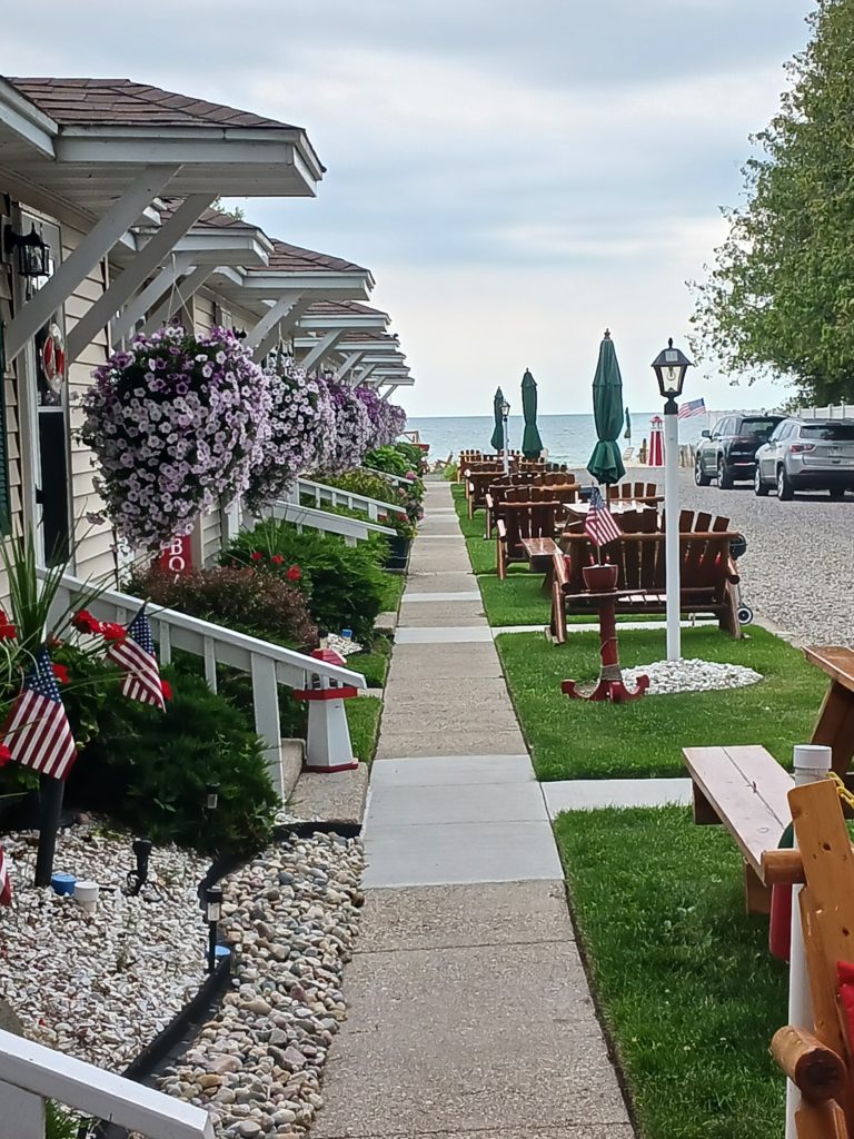 Tawas Resorts, Hotels, Motels and Cabins-Young's Getaway Beachfront Resort